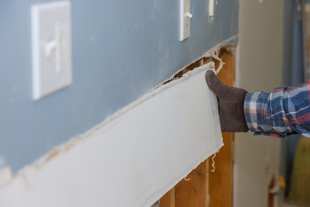 spotting dry wall water damage
